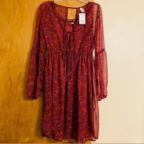 Mudd Dresses & Skirts - NWT Mudd Junior’s Maroon Floral Long Sleeve Dress